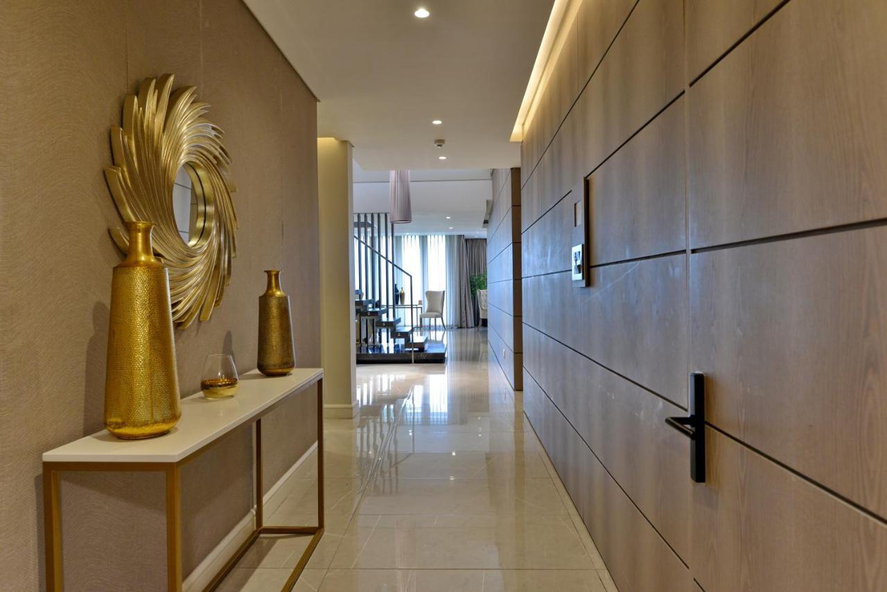 The Houghton Hotel, Spa, Wellness & Golf Johannesburg Eksteriør billede Interior of a penthouse at The Park