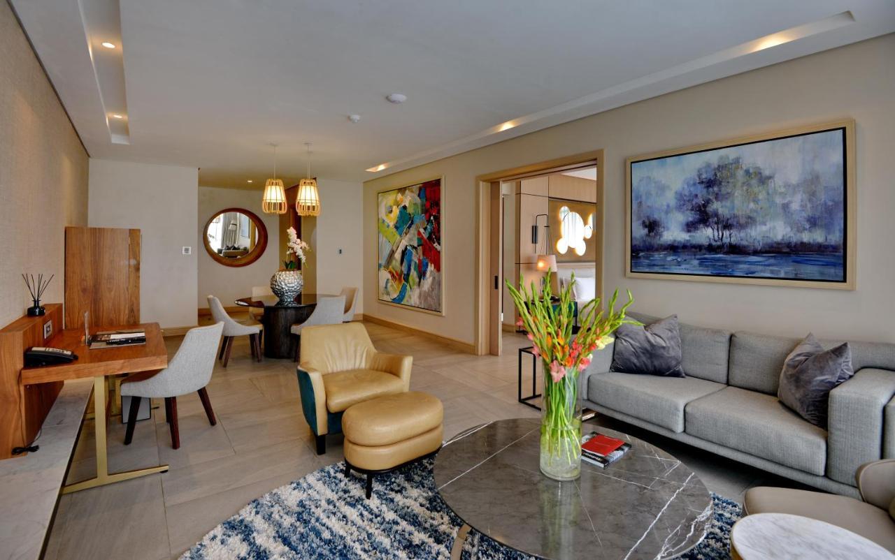 The Houghton Hotel, Spa, Wellness & Golf Johannesburg Eksteriør billede The interior of a typical apartment
