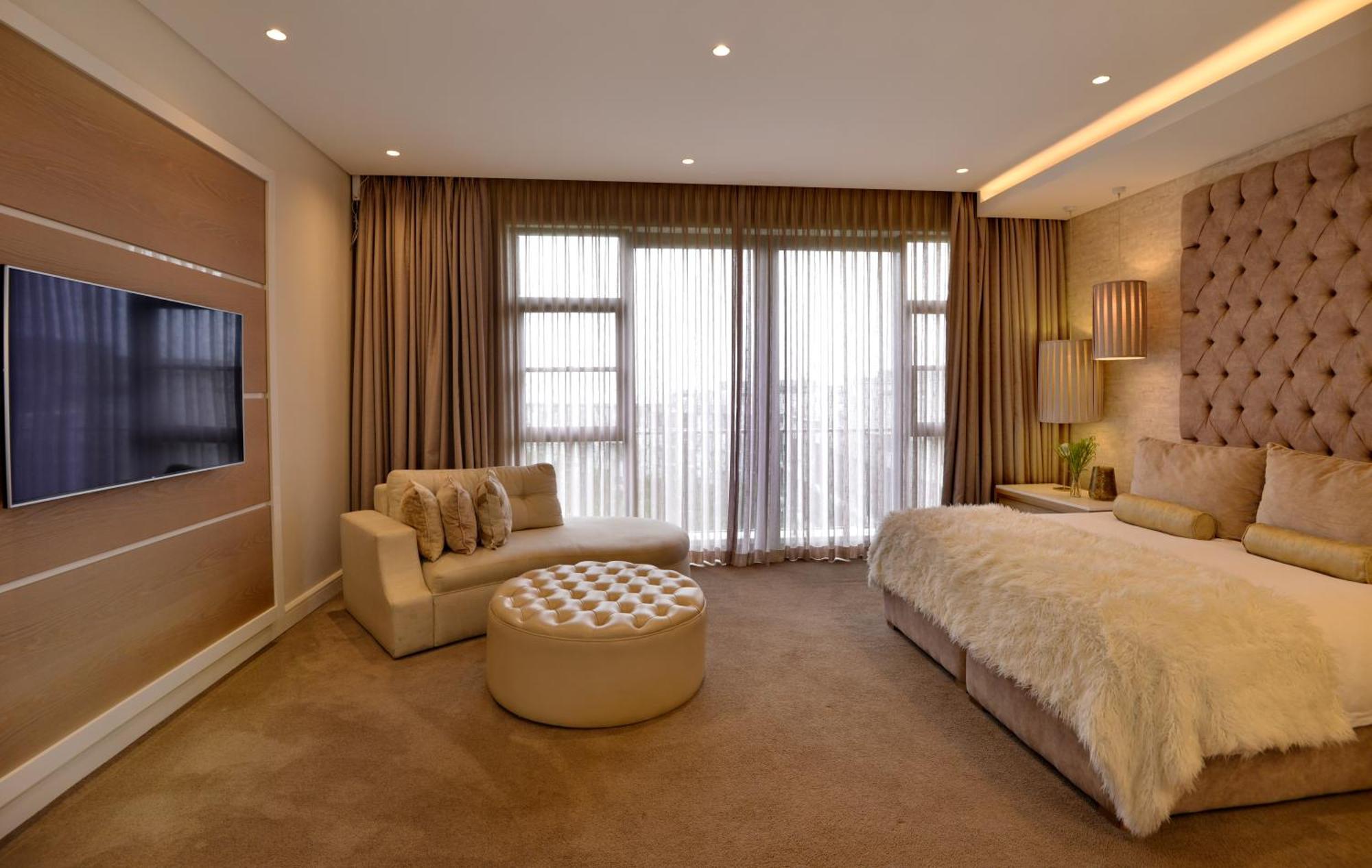 The Houghton Hotel, Spa, Wellness & Golf Johannesburg Værelse billede A bedroom at the hotel